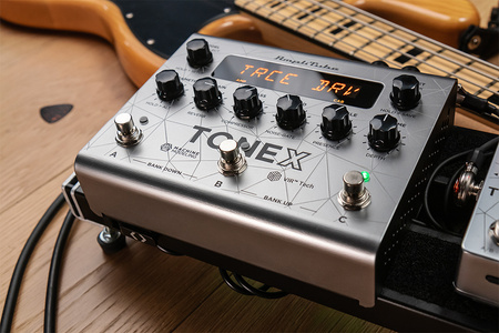 IK Multimedia TONEX Pedal Bass Edition – efekt gitarowy modeler
