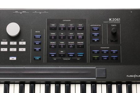 Kurzweil K2061 – syntezator workstation