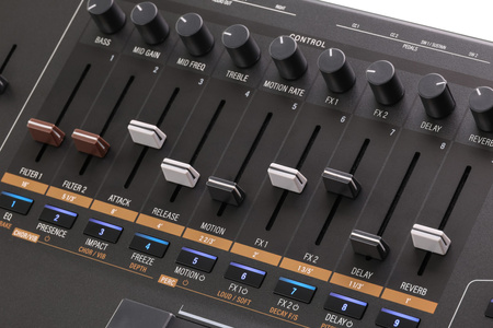 Kurzweil K2061 – syntezator workstation