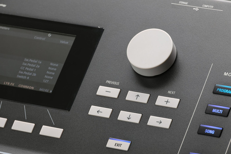 Kurzweil K2061 – syntezator workstation