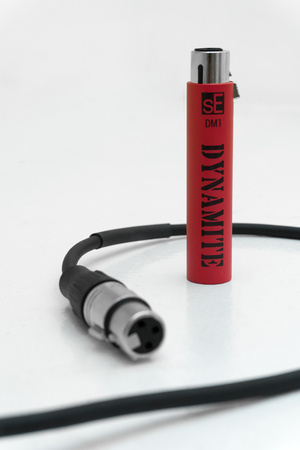 sE Electronics DM1 Dynamite – aktywny przedwzmacniacz mikrofonowy