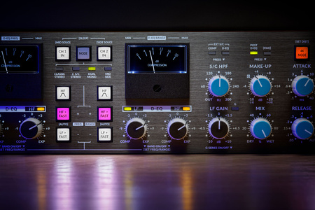 Solid State Logic THE BUS+ – kompresor analogowy