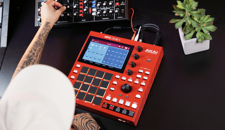 AKAI MPC One+ – samodzielna stacja robocza