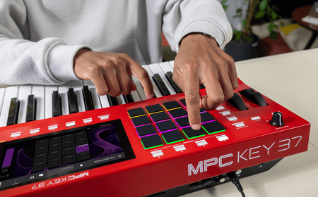 AKAI MPC Key 37 – klawiatura produkcyjna / stacja robocza