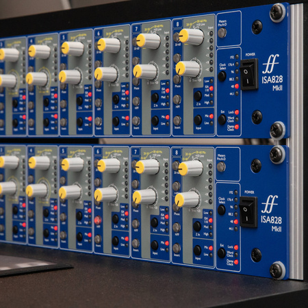 Focusrite ISA 828 mkII – 8-kanałowy przedwzmacniacz mikrofonowy