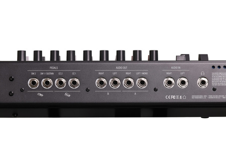 Kurzweil K2061 – syntezator workstation