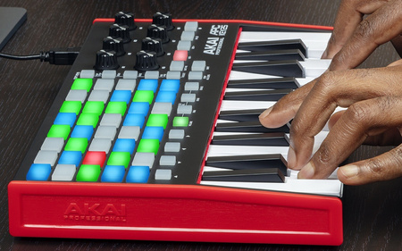 Klawiatura sterująca / kontroler MIDI – AKAI APC Key 25 mk2