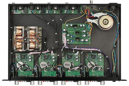 Warm Audio WA-412 – 4-kanałowy preamp mikrofonowy