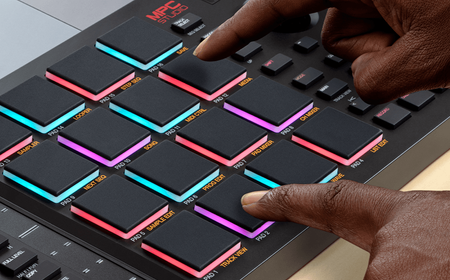 Kontroler produkcyjny – AKAI MPC Studio